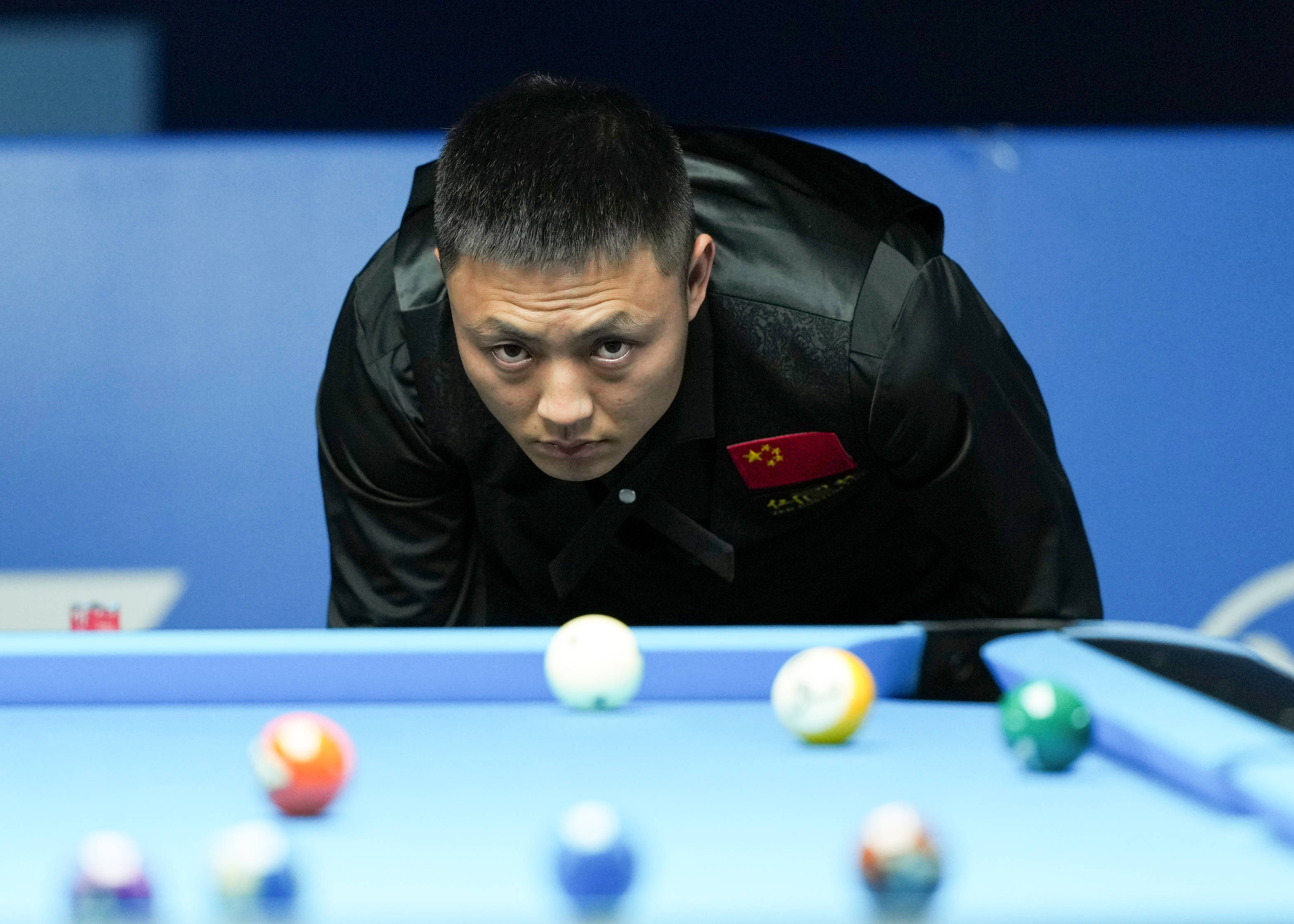 并坚持他们 并坚持他们